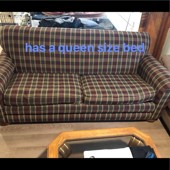 queen couch w/ P/O bed & small livin room stereo - Picture 1 of 5